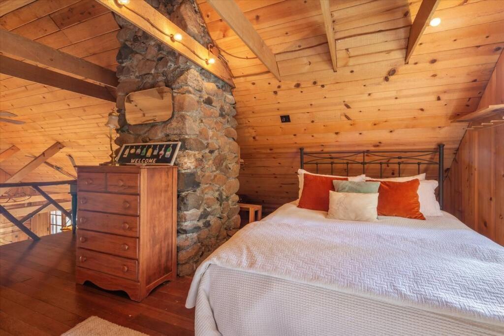 Coziest Cabin In Tahoe W Stone Fireplace Comfy Beds Close To Slopes & Lake Carnelian Bay Exterior foto